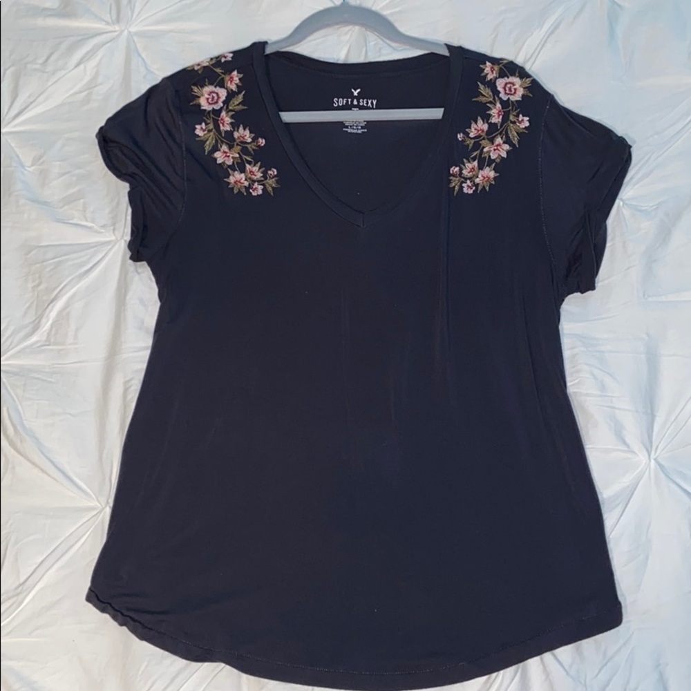 Floral embroidered t-shirt